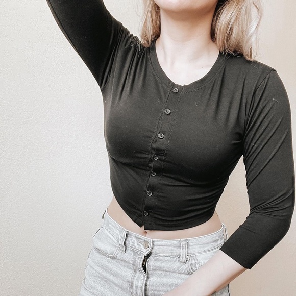 Missguided Cropped Button Up - Picture 2 of 4